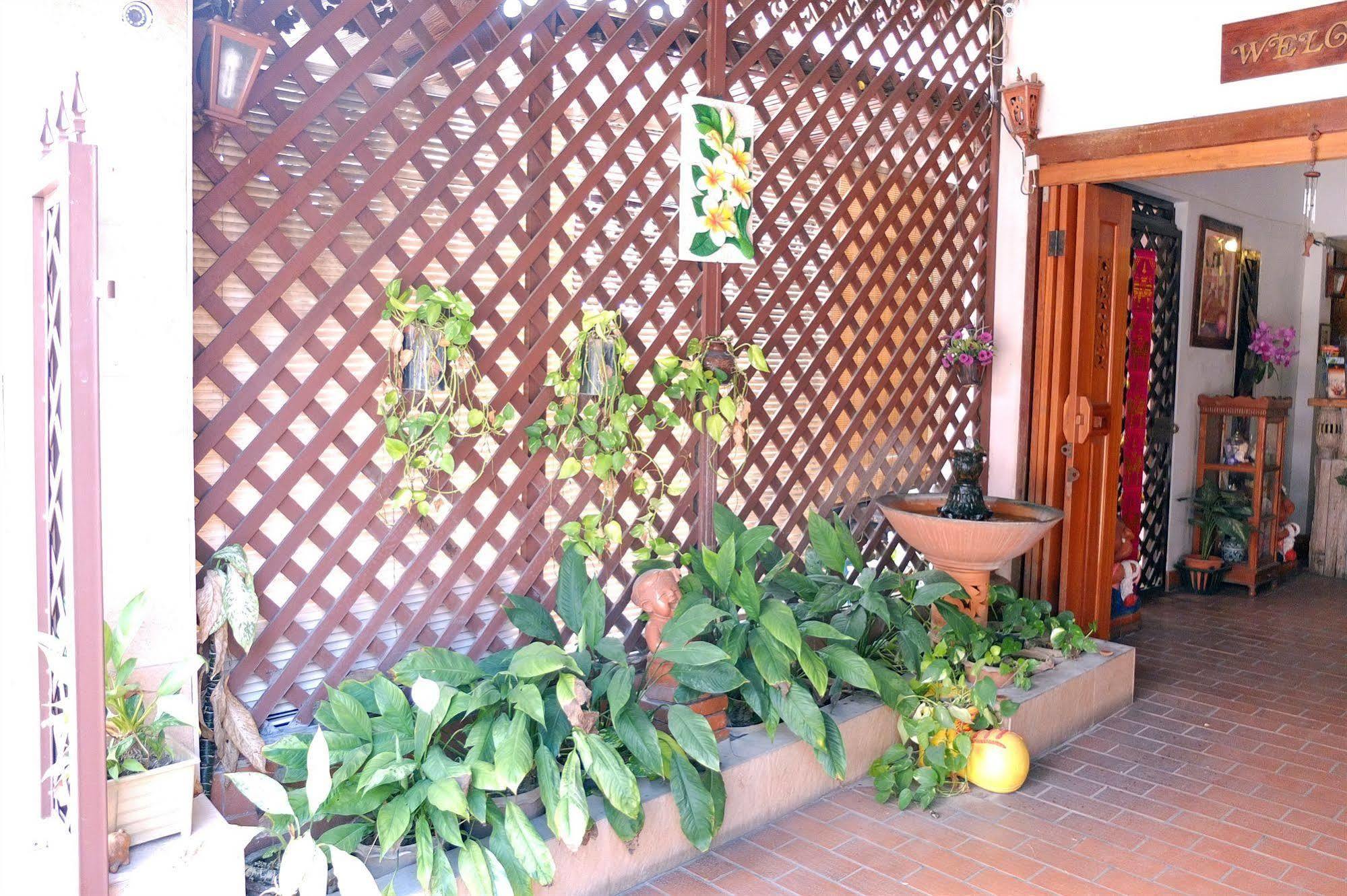 Bow Chiangmai House Hotel Csiangmaj Kültér fotó